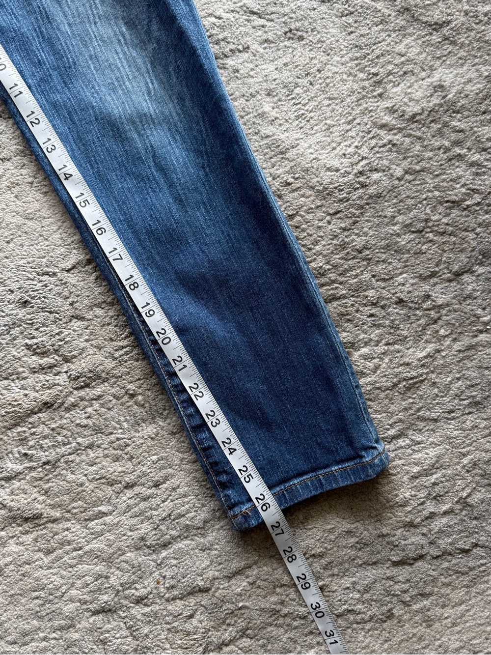 Joe’s Mid Rise Relaxed Skinny Crop Jeans | 26 - Picture 7 of 8